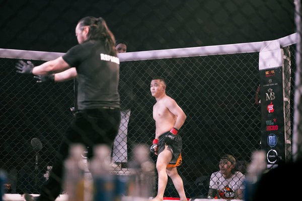 Comparatif Ultime : Poids Libres vs Machines – Découvre les Avantages et les Limites